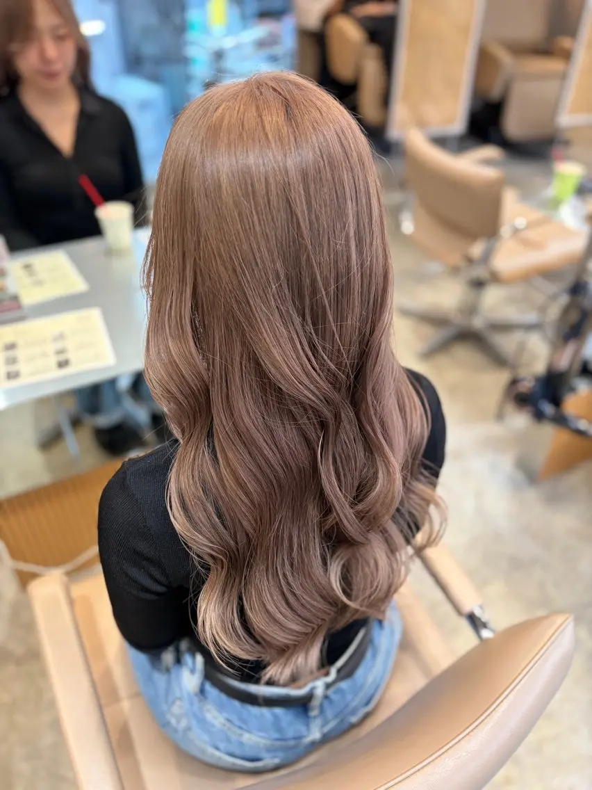 セミロング ヘアカラー ミルクティーベージュ レイヤー/あげは🎀のヘアスタイル