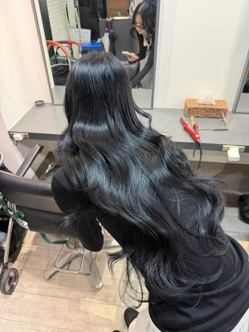 ロング カラー ヘアカラー エクステ kai .のヘアスタイル