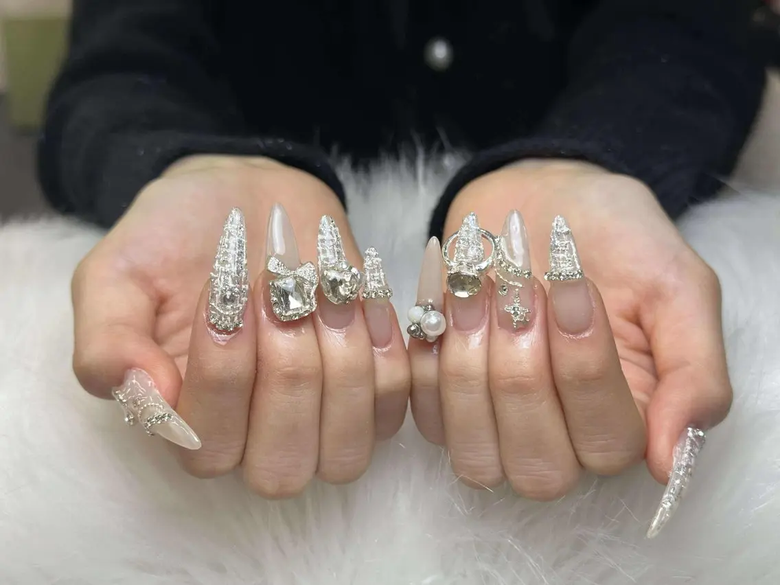 ネイル グラデーション キラキラネイル ワンカラーネイル 冬ネイル Jenn Nail Salonのネイルデザイン