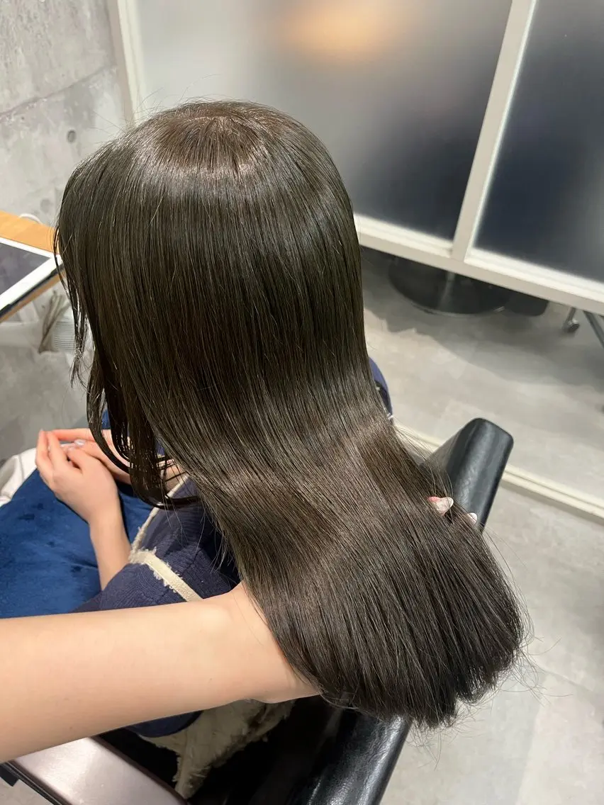 ロング カラー カット ヘアカラー トリートメント newi赤羽 HINATAのヘアスタイル