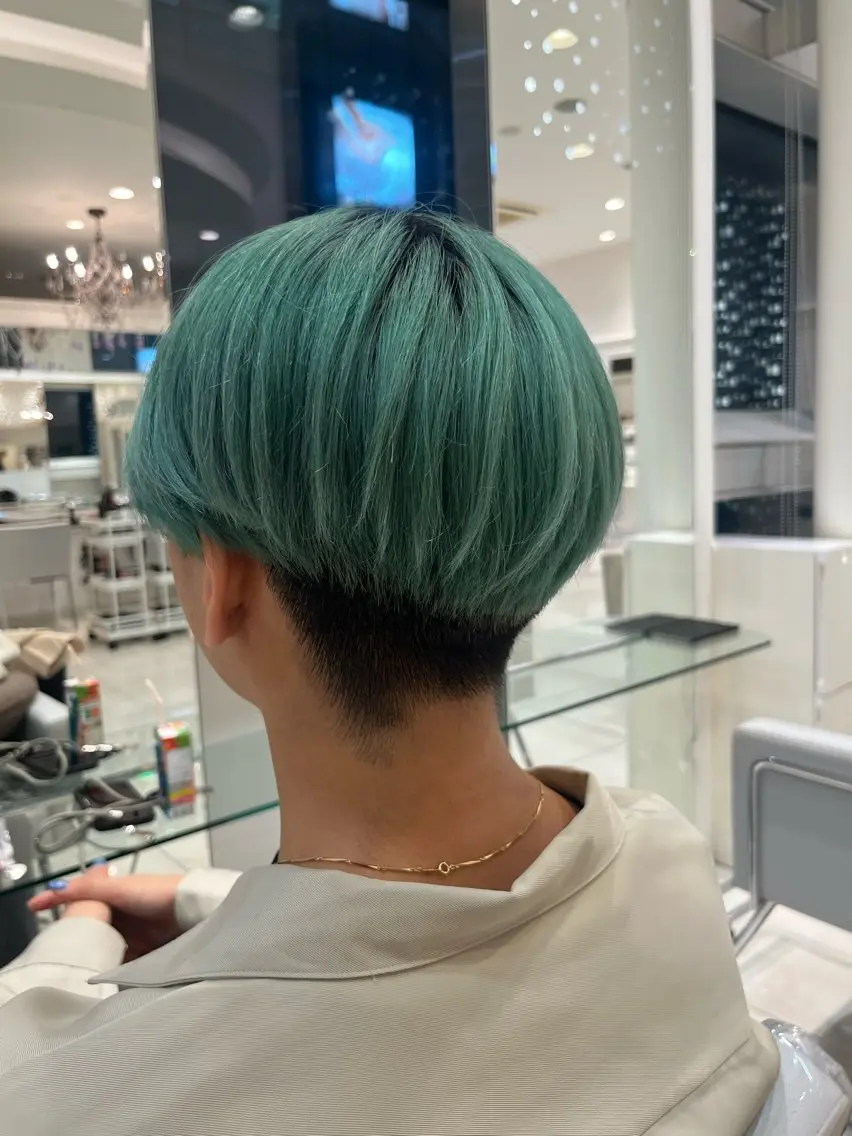 ショート Above /yoshimiのヘアスタイル