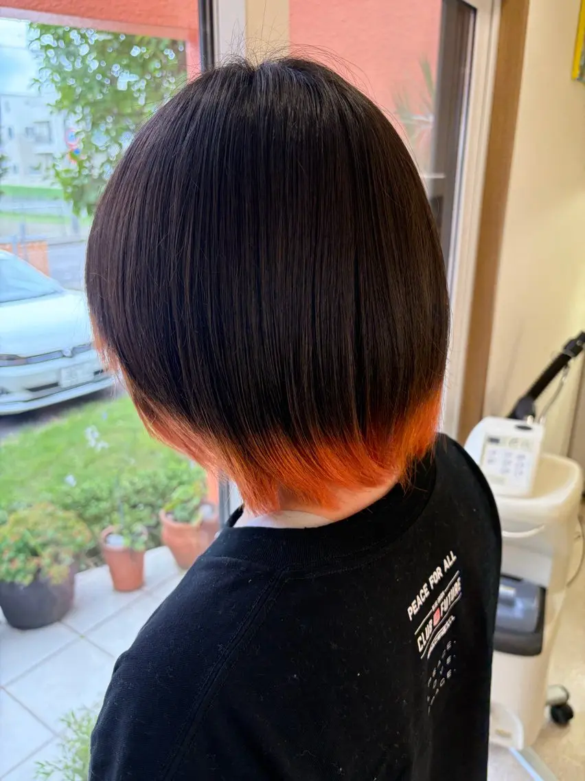 カラー ブリーチ デザインカラー オレンジ 山内 麗のヘアスタイル