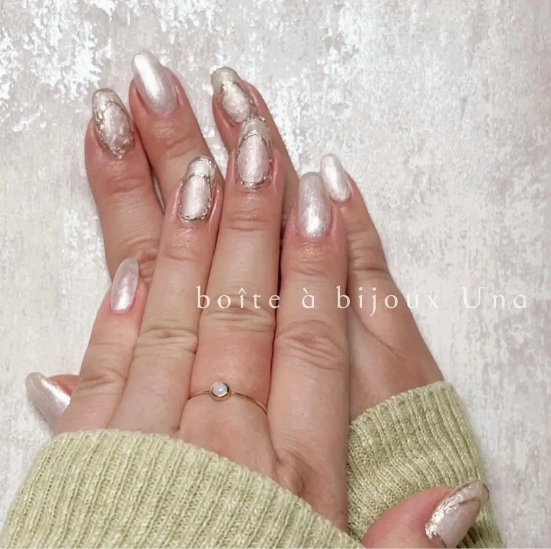 ネイル ゴールド ミラーネイル ホワイト boite a bijoux Unaのネイルデザイン