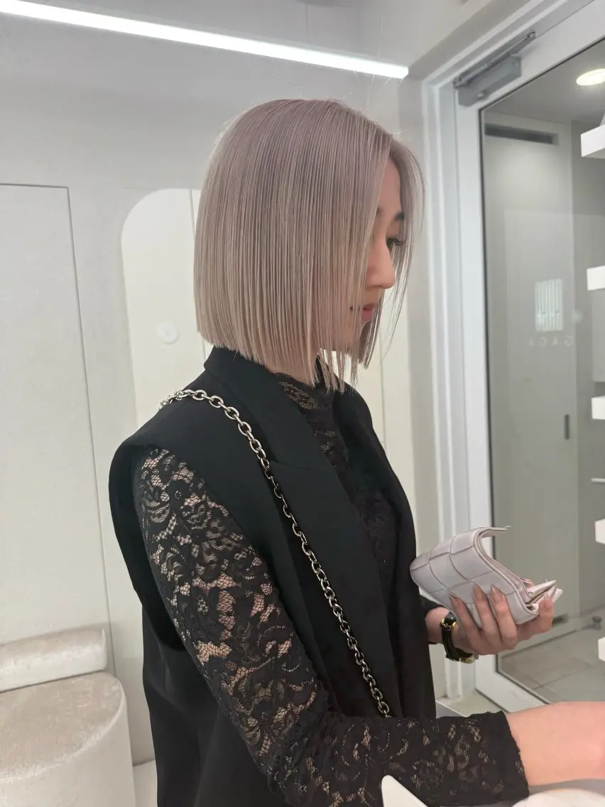 ショート カラー ハイトーンボブ Mizuki.のヘアスタイル