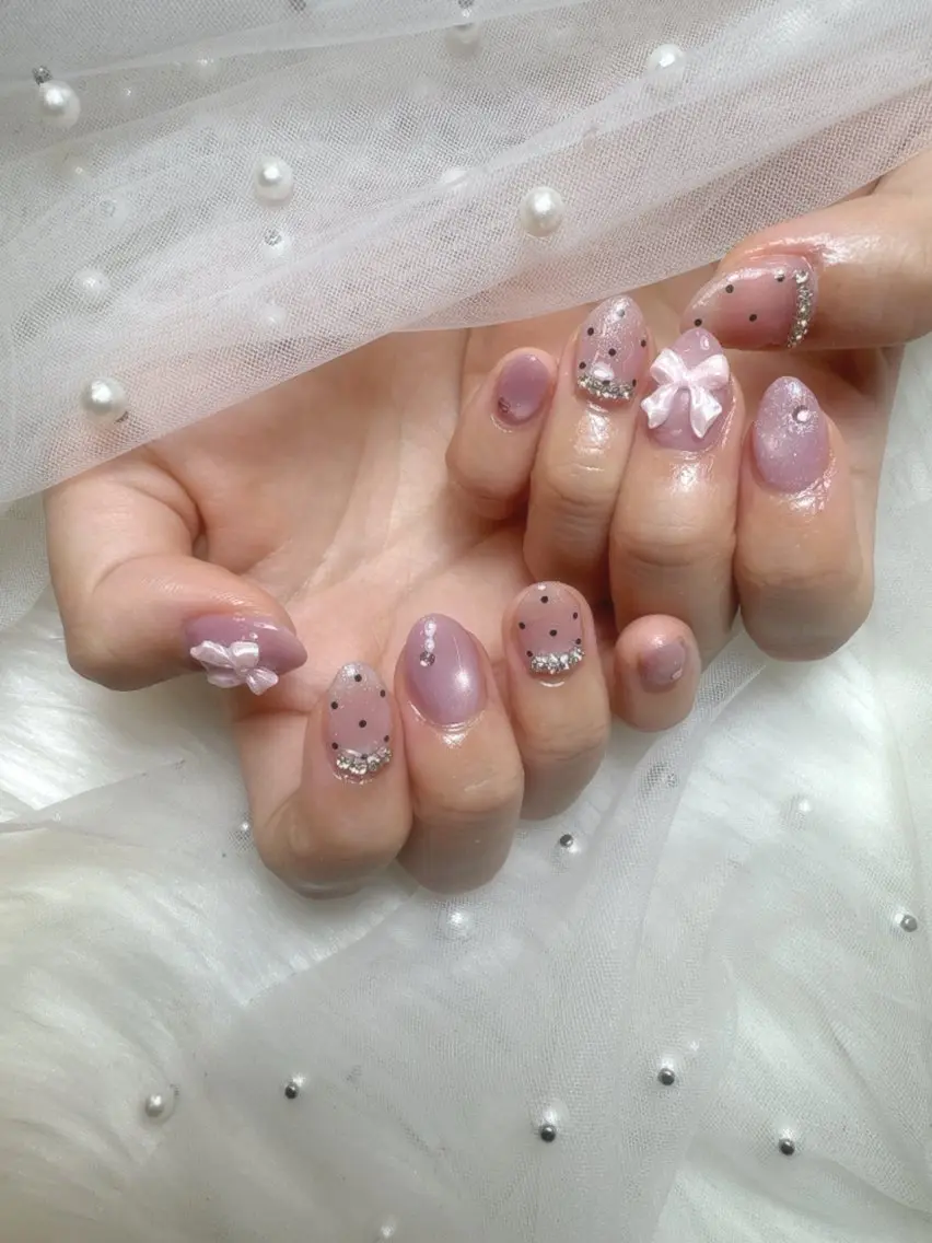 ネイル フレンチネイル ガラスフレンチ マグネットネイル 持ち込み ニュアンスネイル ハンドネイル Queeens nailのネイルデザイン