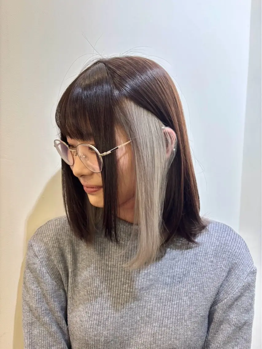 ミディアム カラー デザインカラー イヤリングカラー インナーカラー シルバー 💠天野空💠/ボブ /ショート/シルク髪のヘアスタイル