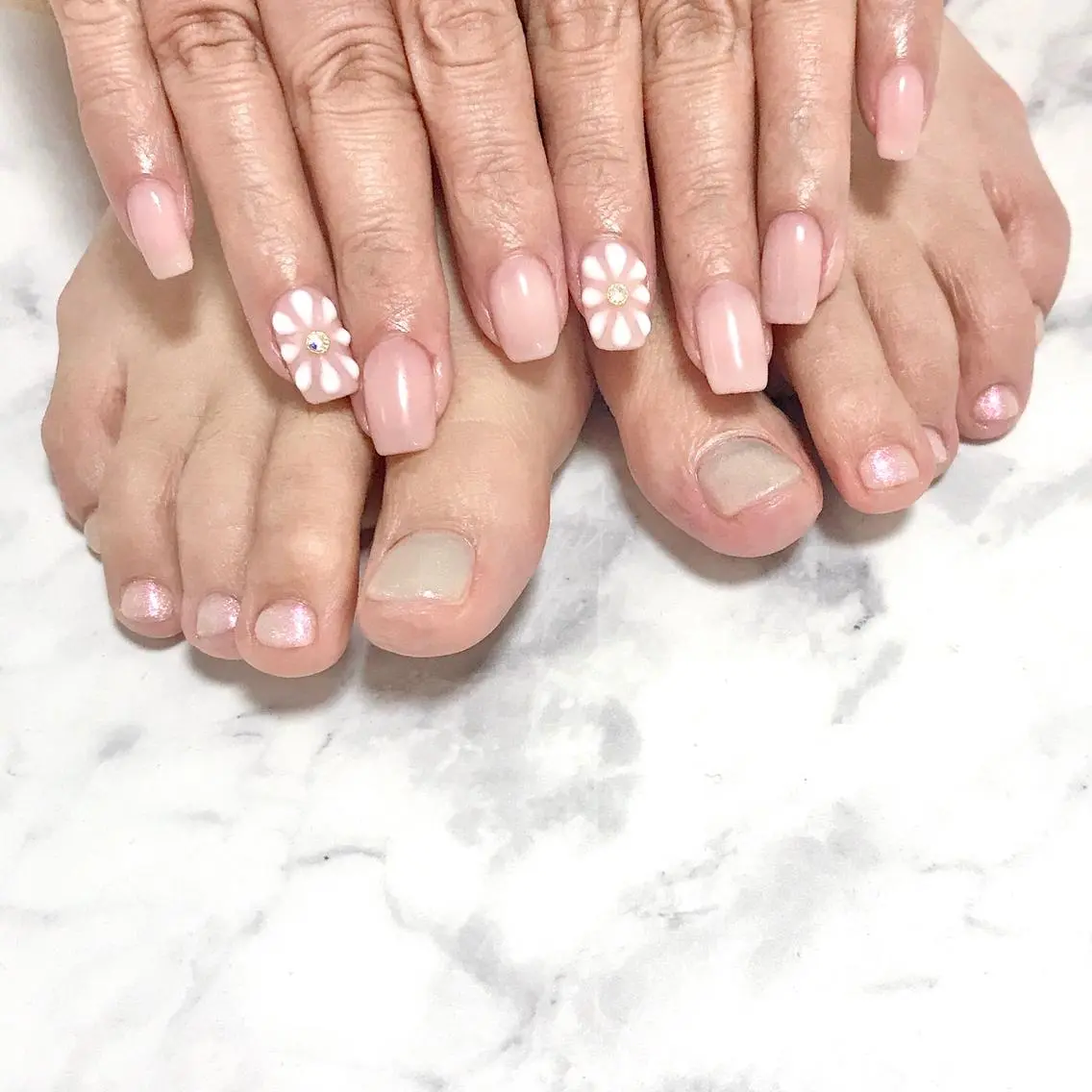 ネイル フラワーネイル フットネイル オフィスネイル ぷっくりネイル シンプルネイル ステラ marikominoのネイルデザイン