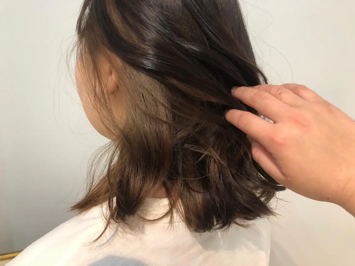 ミディアム カラー アッシュ ベージュカラー ブリーチ インナーカラー 🤍中野 レオ🤍のヘアスタイル