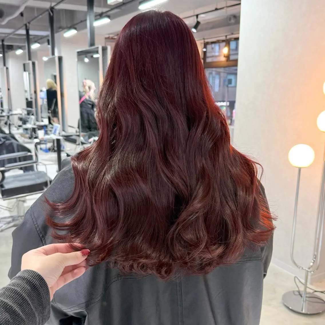 ロング カラー レッドカラー 髪質改善 カット ヘアカラー 🎀ミルクティー/暖 色×レイヤー/マリアのヘアスタイル