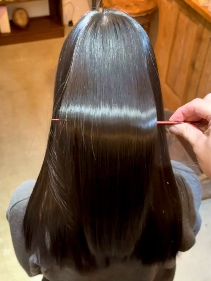 ロング パーマ ストレートパーマ 縮毛矯正 塚田 華鈴のヘアスタイル