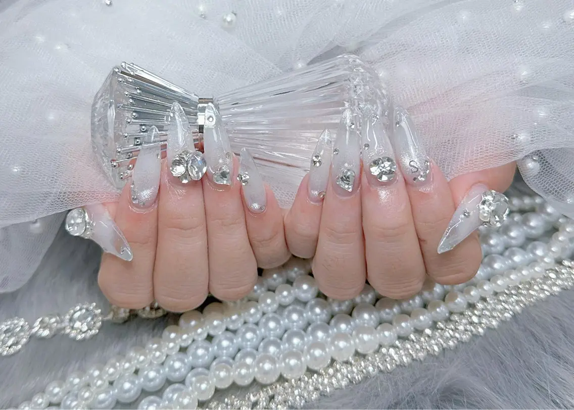 ネイル アートネイル ジェルネイル 韓国ネイル ニュアンスネイル ハンドネイル Luna Nail.Novaのネイルデザイン