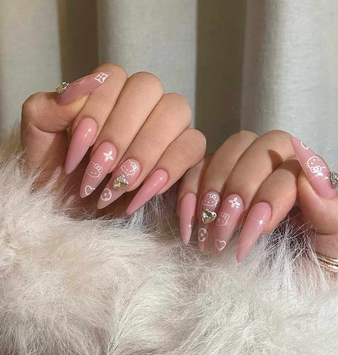 ネイル キラキラネイル 韓国ネイル ロングネイル マグネットネイル 持ち込み ハンドネイル MONE PINK  NAILのネイルデザイン