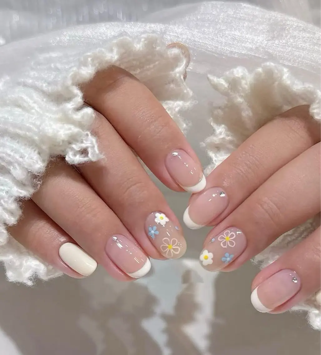 ネイル アートネイル チークネイル 氷ネイル・うるうるネイル 韓国ネイル マグネットネイル ハンドネイル NAILS168 新大久保店のネイルデザイン