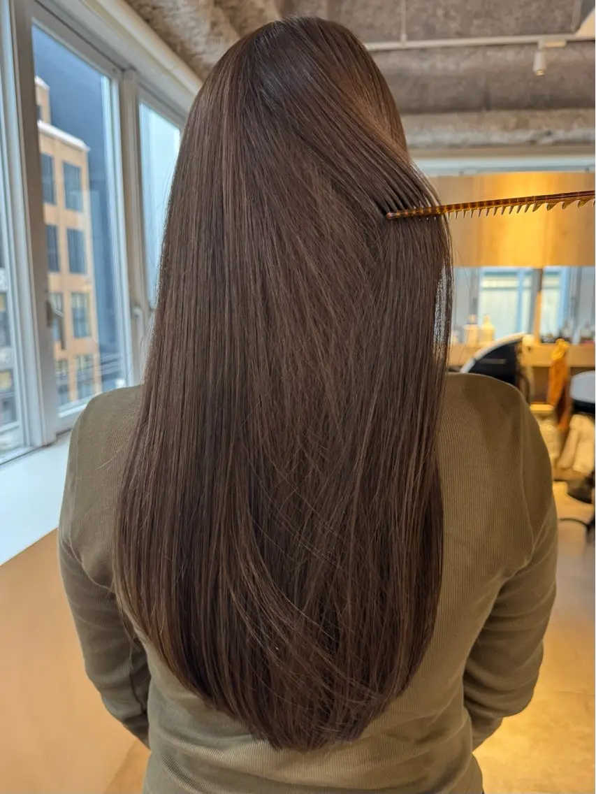 ロング カット ヘアカラー まほ/レイヤーカット 🍒🤍透明感カラーのヘアスタイル