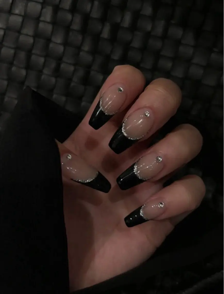 ネイル フレンチネイル ジェルネイル キラキラネイル 韓国ネイル マグネットネイル Julli NailStudioのネイルデザイン