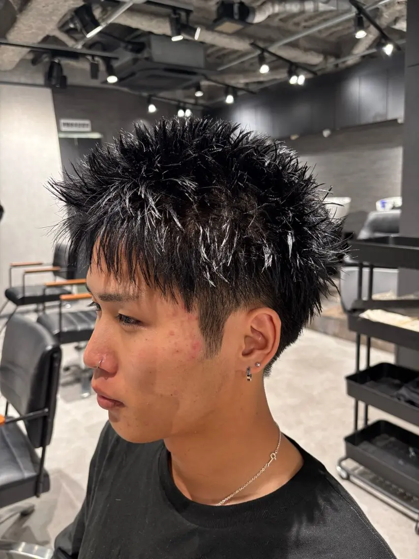 ショート メンズ スパイキーショート ショートヘア カット 増田 拳士のヘアスタイル