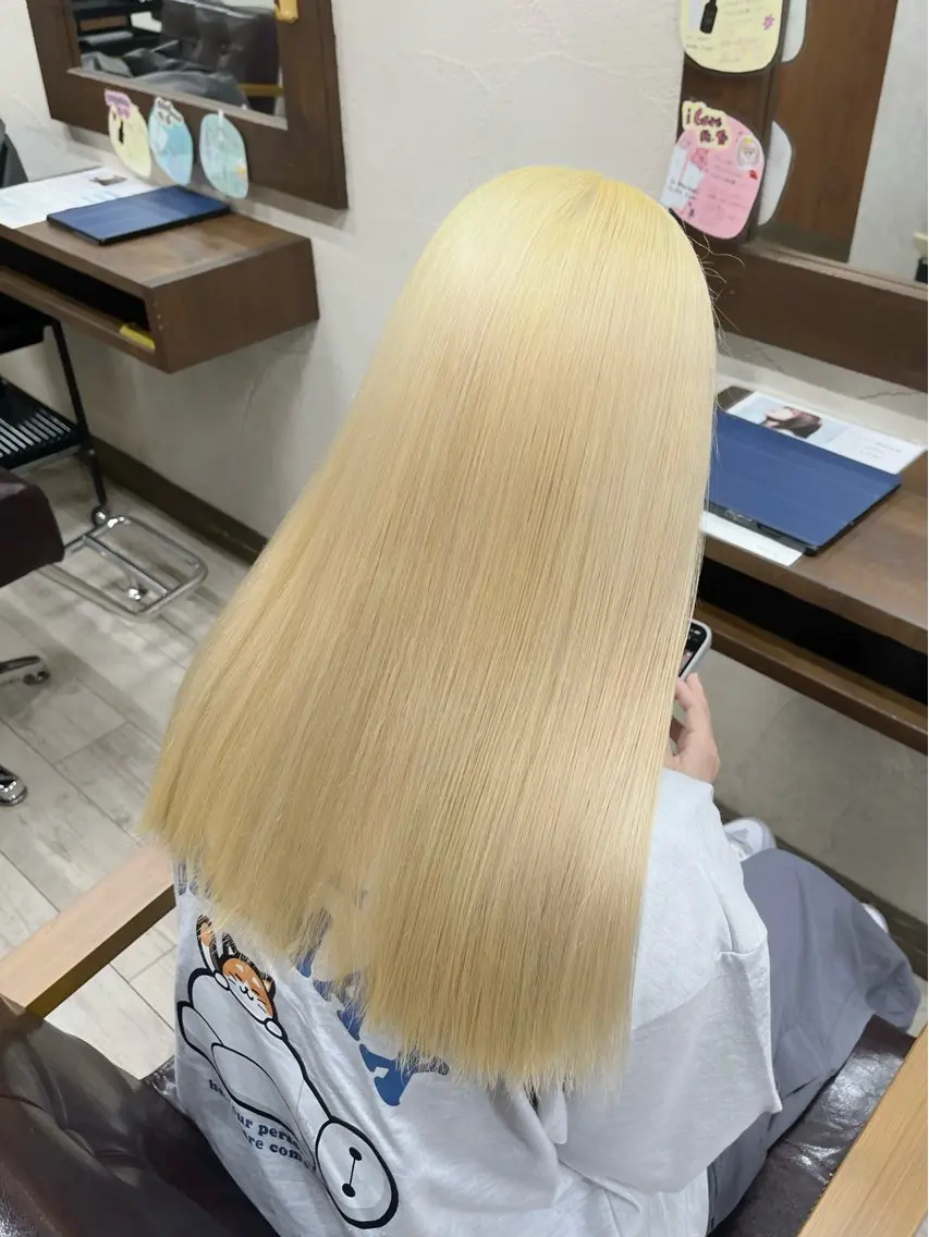 ブリーチカラー+ヘアエステトリートメント💛 ̖́-の写真