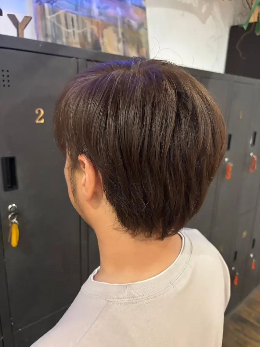 ショート カラー メンズ アッシュ アッシュブラウン ブラウンカラー 透明感カラー ヘアカラー 柴崎 心玖のヘアスタイル