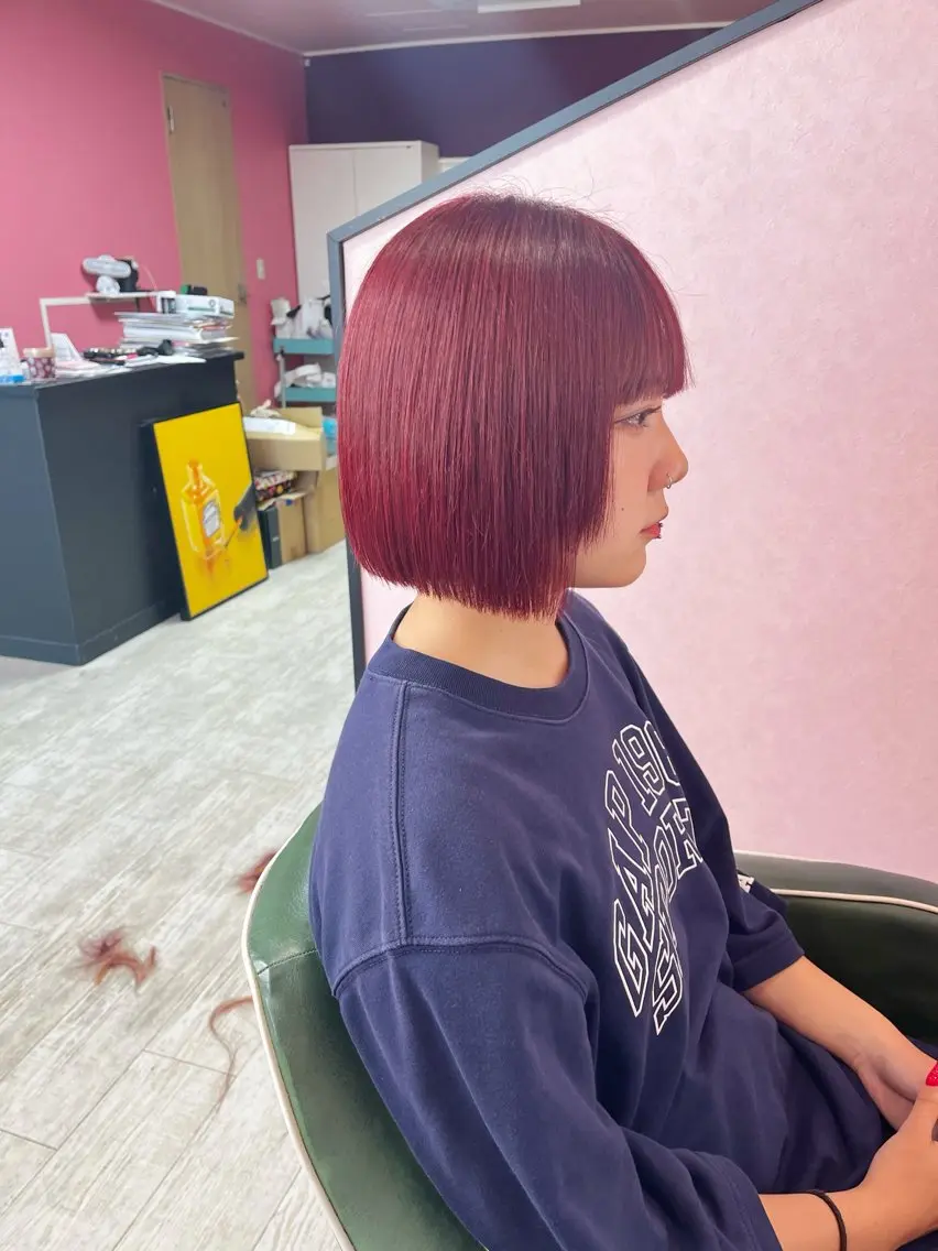 ショート カラー 切りっぱなしボブ ボルドーカラー ボブ カット ヘアカラー 🫧富田 苑実🫧のヘアスタイル