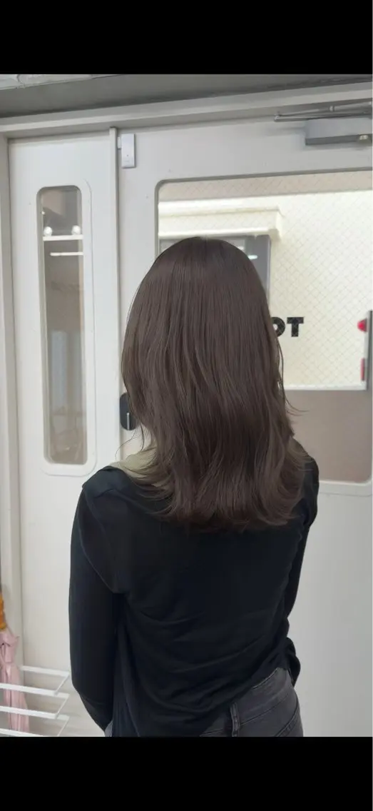 セミロング カラー 透明感カラー グレージュ カット ヘアカラー トリートメント 高橋大樹/グレー ジュ/ブリーチなしのヘアスタイル