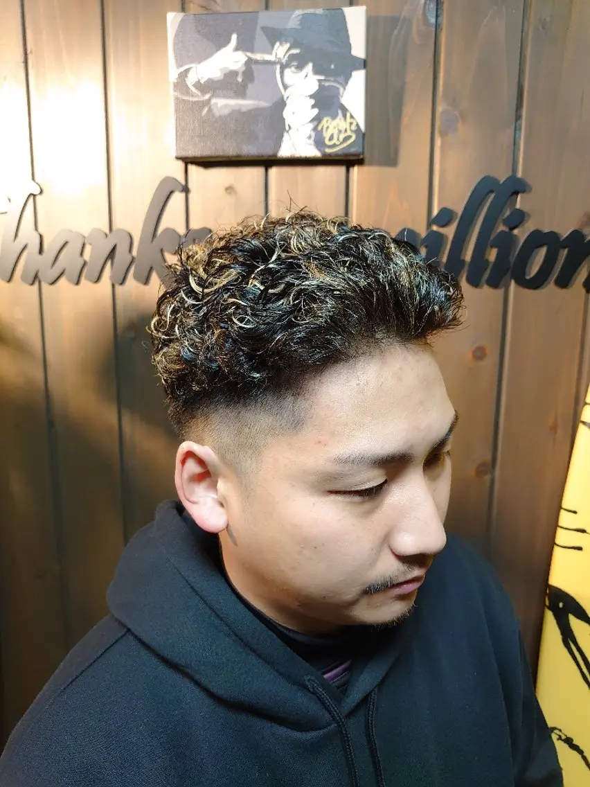 パーマ 岡林 選のヘアスタイル