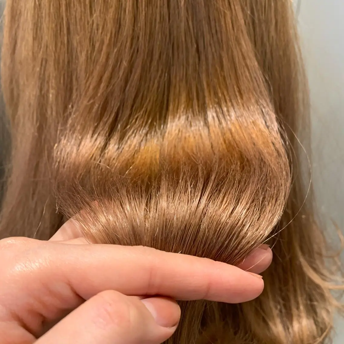 カラー ブリーチ 透明感カラー 天野 利咲のヘアスタイル