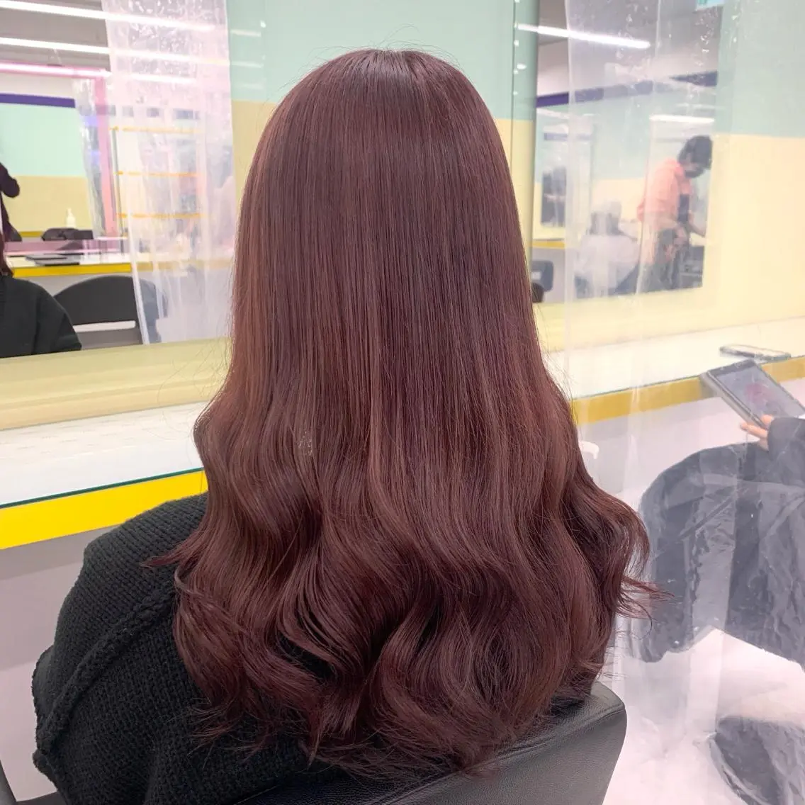 セミロング カラー 韓流トレンドヘア 🎀RINAKO🎀のヘアスタイル