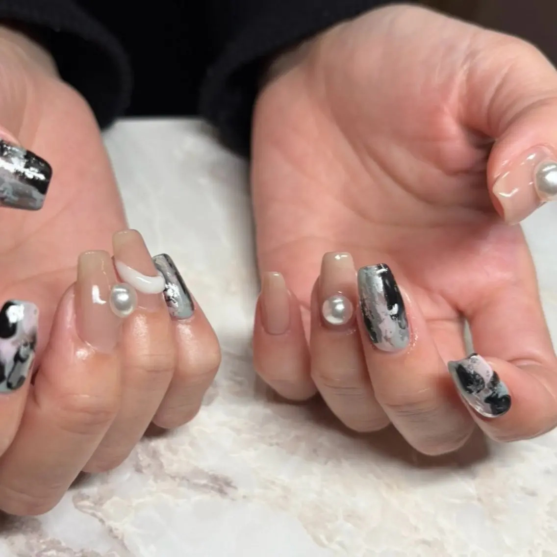 ネイル アートネイル ニュアンスネイル 🦋hana / nail / AOのネイルデザイン