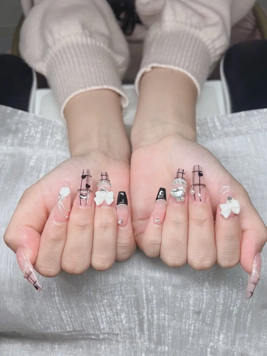 ネイル オーロラネイル チークネイル 長さ出し フットネイル フレンチネイル Lee Nails チップ長さだし専門店のネイルデザイン
