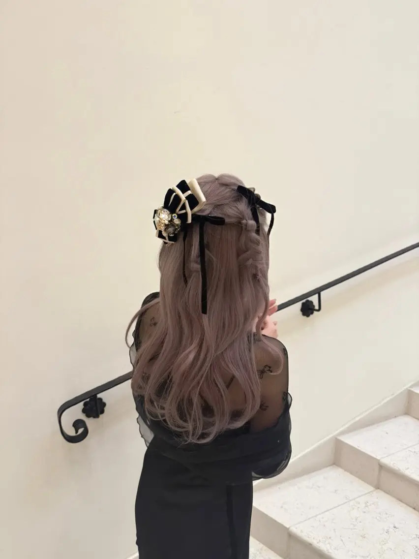 ミディアム カラー ヘアアレンジ ヘアセット 💎ハイトーン/ 艶カラー💎souのヘアスタイル