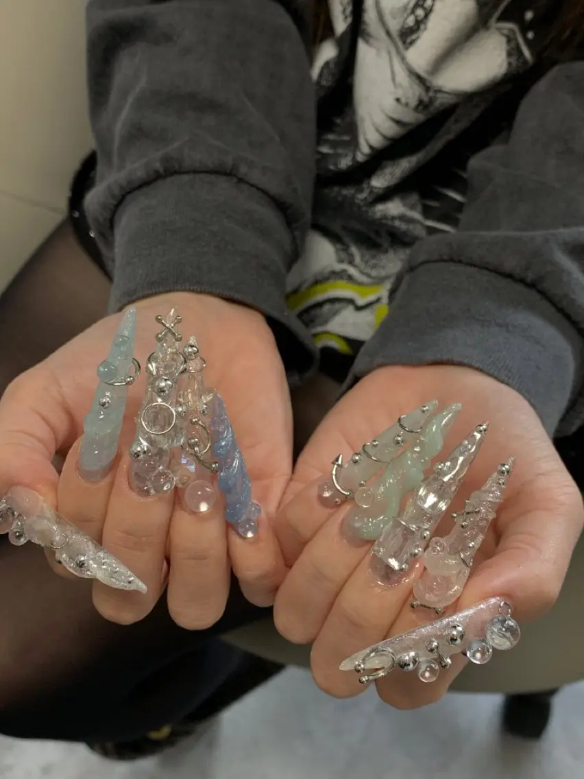 ネイル オーロラネイル クリアネイル 成人式 フラッシュネイル ジェルネイル ハンドネイル ZUZU AMEE NAILのネイルデザイン