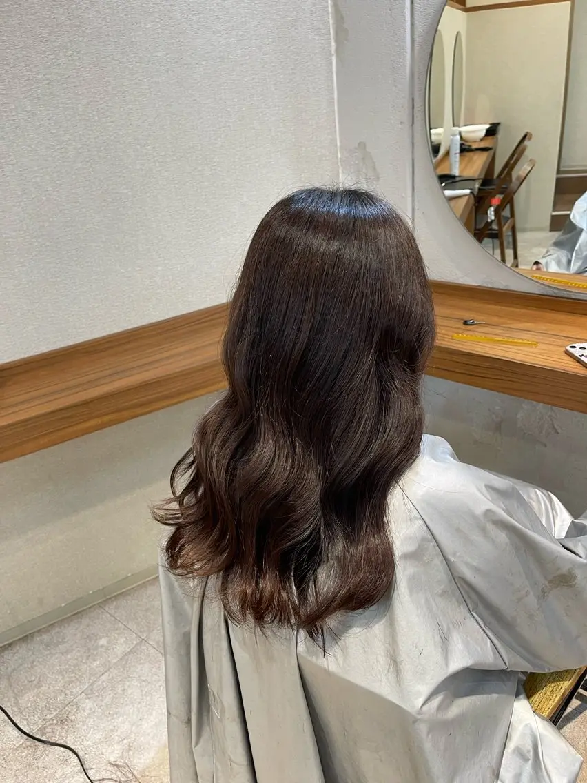 ロング カラー EIGHT 濱田響のヘアスタイル