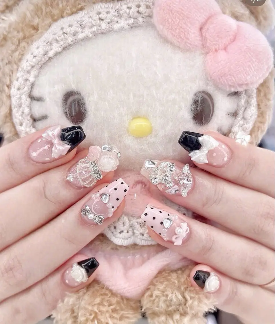 ネイル フレンチネイル キラキラネイル マグネットネイル ミラーネイル ニュアンスネイル ハンドネイル Tira Nailのネイルデザイン