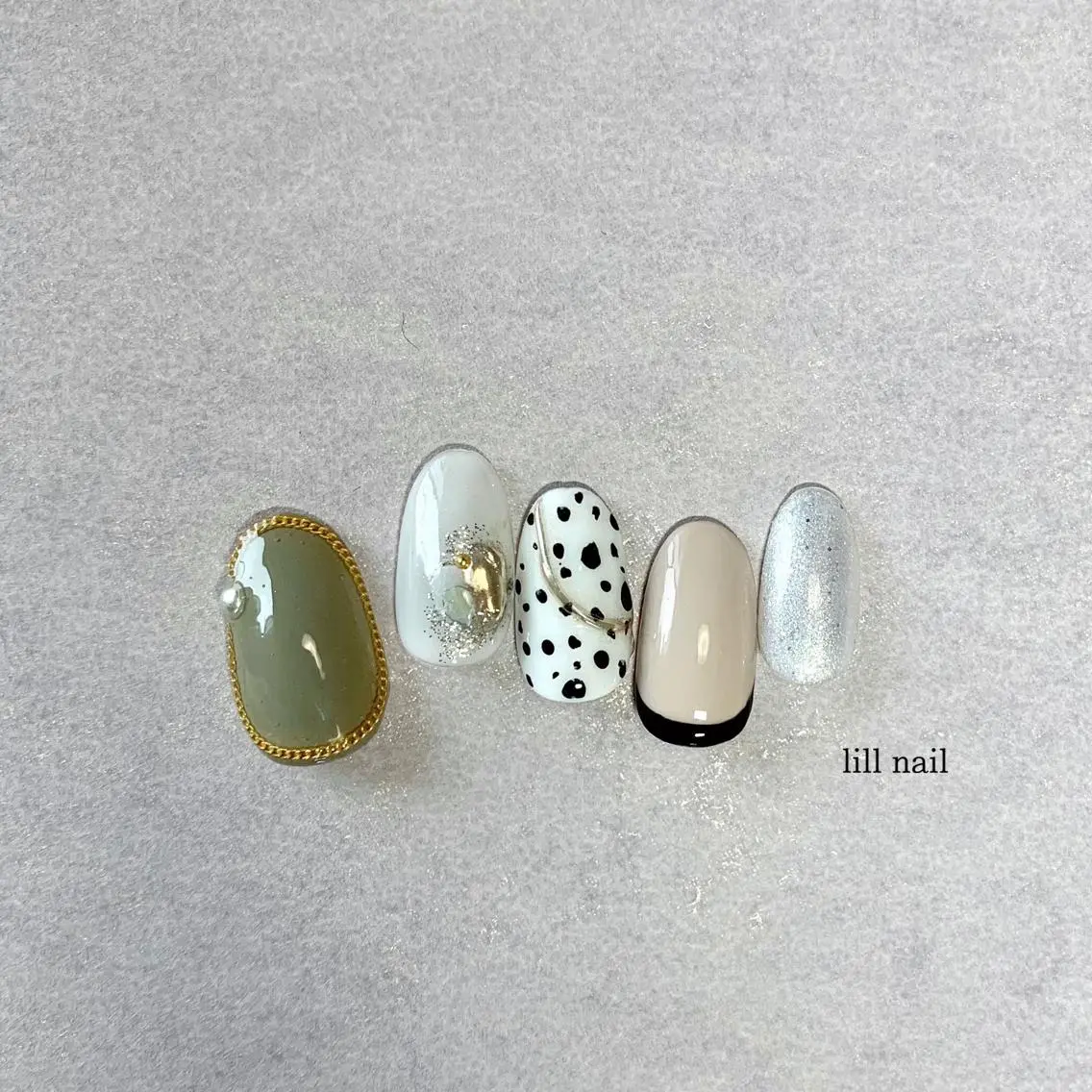 ミディアム pllia beautyのネイルデザイン