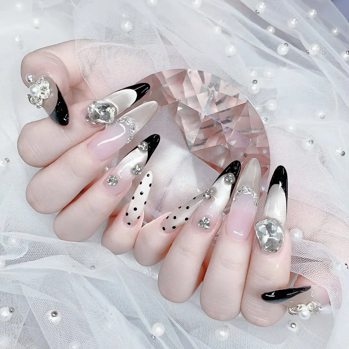 カラー RUBY NAIL SPAのネイルデザイン