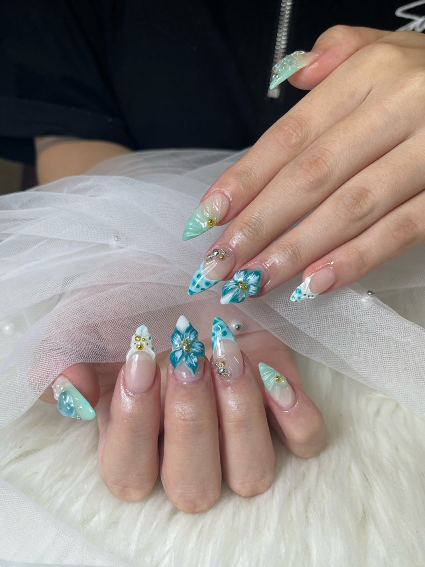 ネイル ハンドネイル NiJi Nailsのネイルデザイン