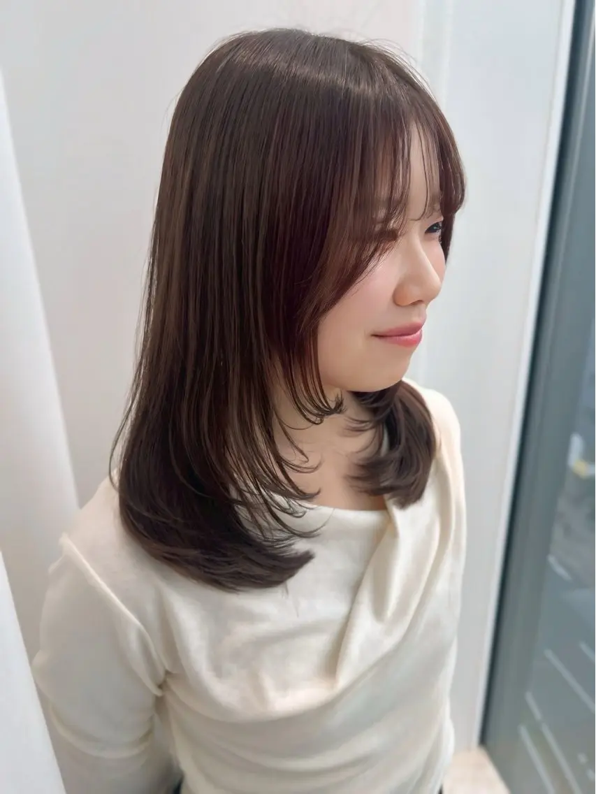 ミディアム ミディアムレイヤー くびれヘア 伸ばしかけ レイヤーカット 🌞LANA/マツパ /似合わせ/透明感のマツエク・マツパデザイン
