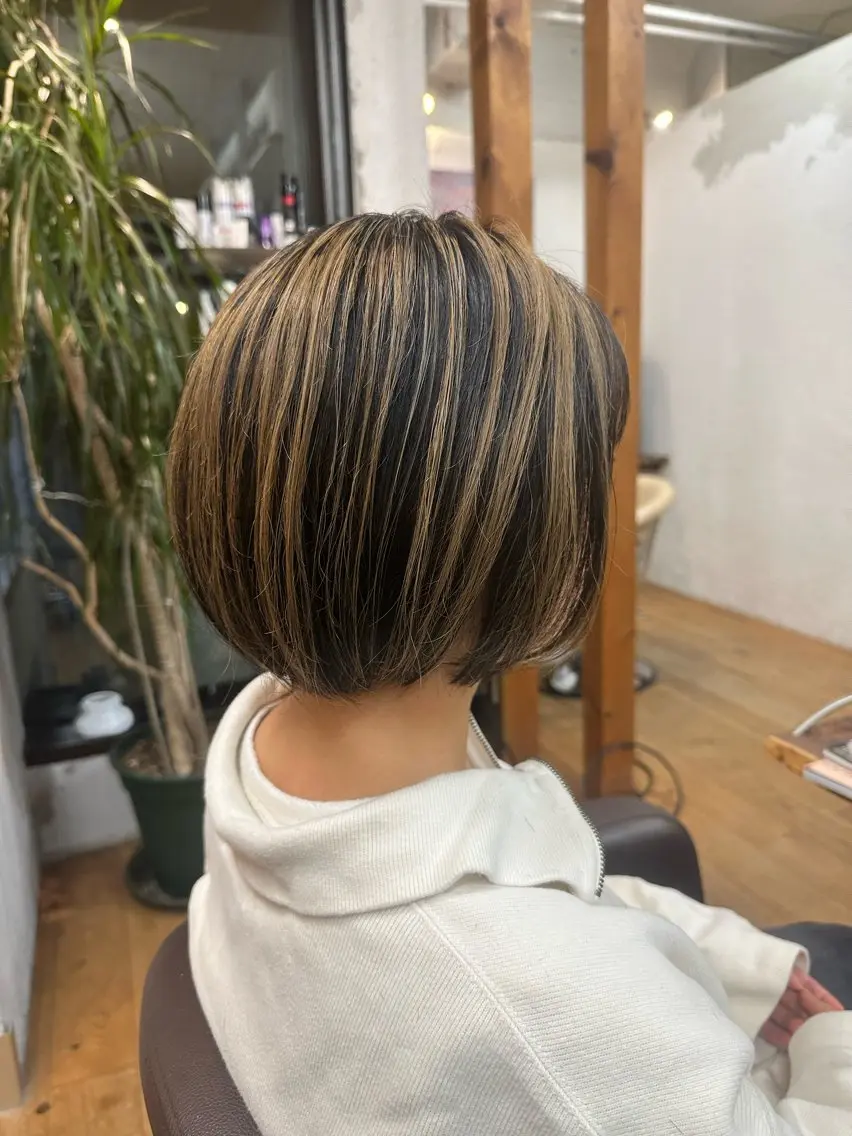 【白髪染めを辞めたい方必見👀】カット+白髪ボカシカラー+2stepTRの写真