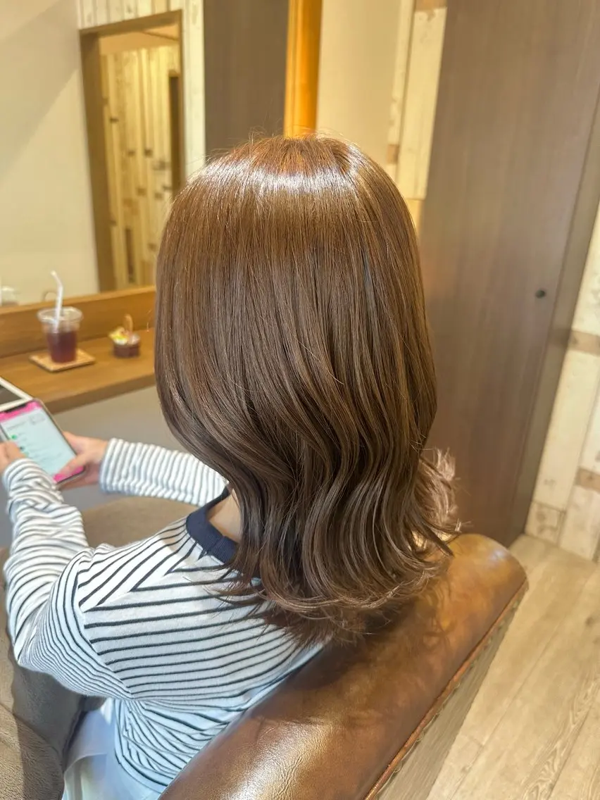 ミディアム カット ヘアカラー トリートメント 佐藤 真依のその他イメージ