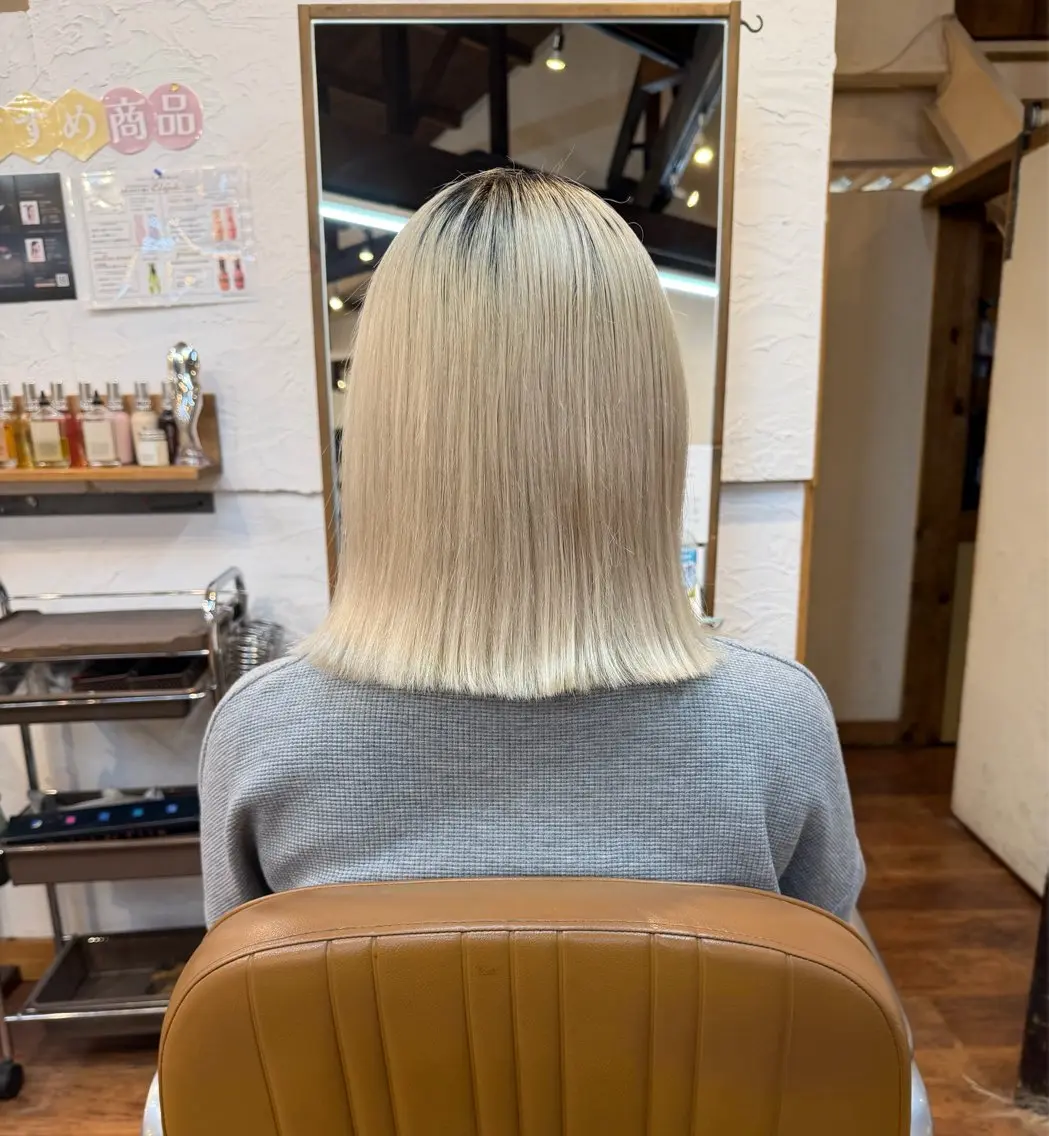 ミディアム 木戸 彩乃のヘアスタイル