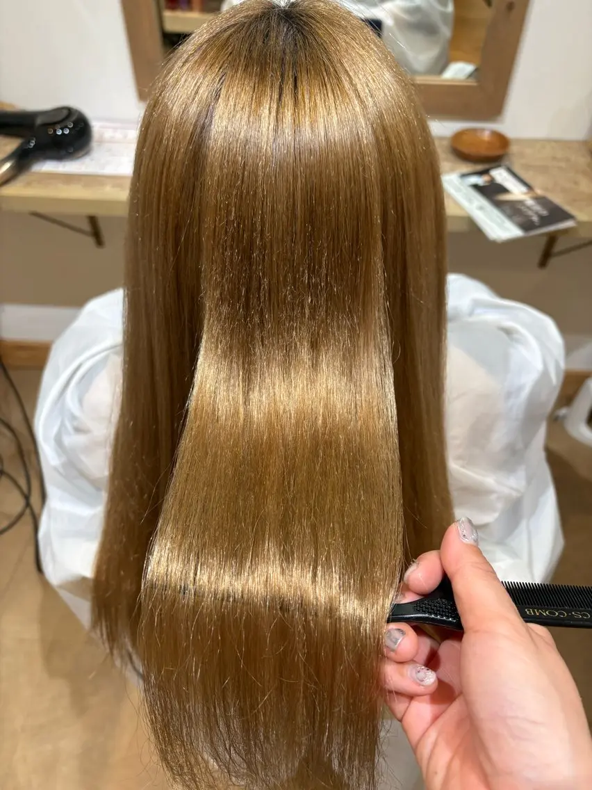 💕艶髪へ💕カット➕縮毛矯正➕ミルボントリートメント➕マイクロバブルの写真