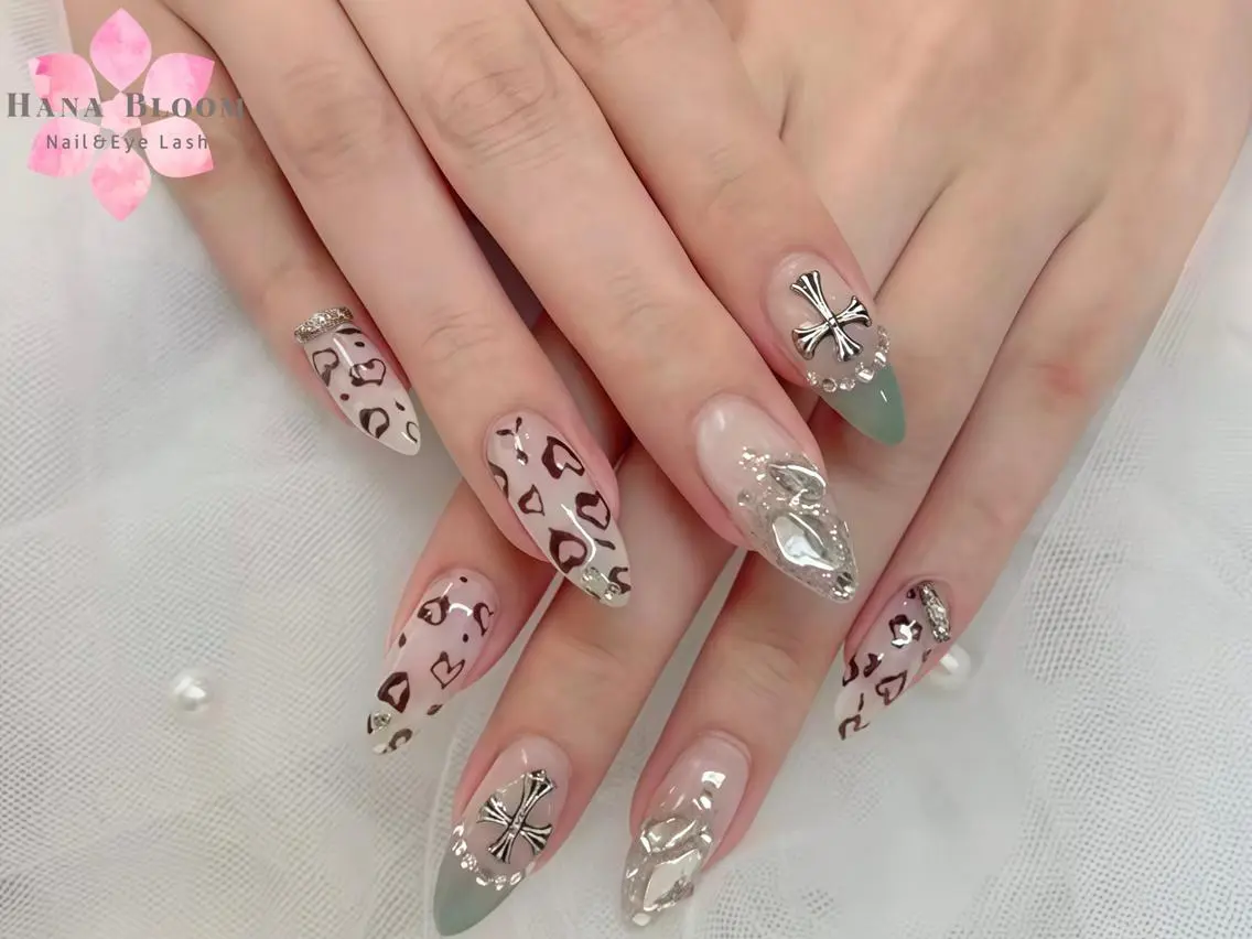 ネイル 長さ出し フレンチネイル ジェルネイル ガラスフレンチ 韓国ネイル Hana Bloom Nail💛Rinaのネイルデザイン