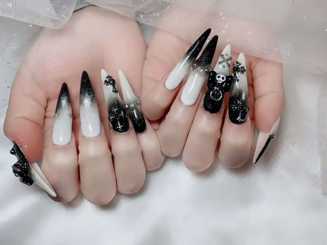 ネイル オーロラネイル チークネイル 桜ネイル クリアネイル ドット ハンドネイル Rin Nail 新大久保店のネイルデザイン