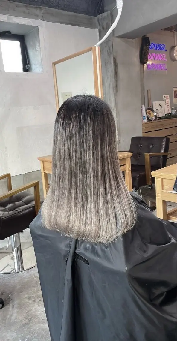 セミロング カラー バレイヤージュ レイヤーカット ヘアカラー トリートメント 指名数No.1 /NAOYAのヘアスタイル