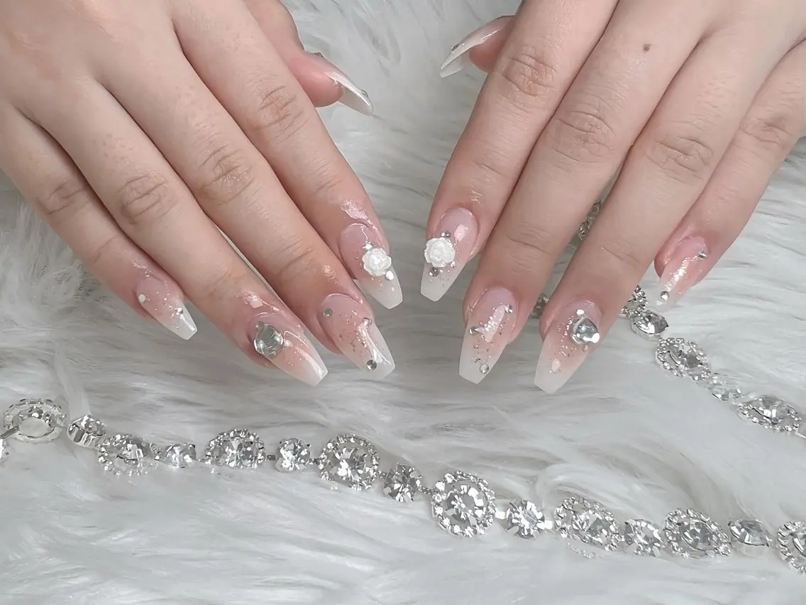 ネイル アートネイル フレンチネイル ジェルネイル グラデーション ニュアンスネイル ハンドネイル ハンドケア Nova Nailのネイルデザイン
