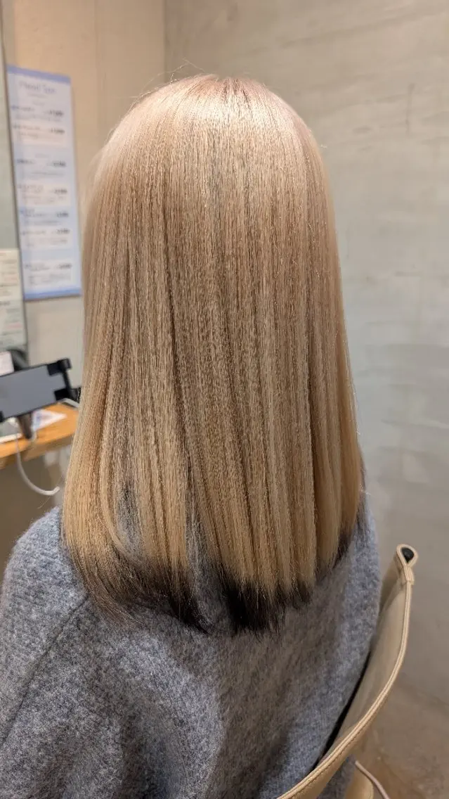 ロング カラー ベージュカラー ブリーチ ブラウンカラー ホワイトベージュ ヘアカラー トリートメント 【女性限定】 しおりのヘアスタイル