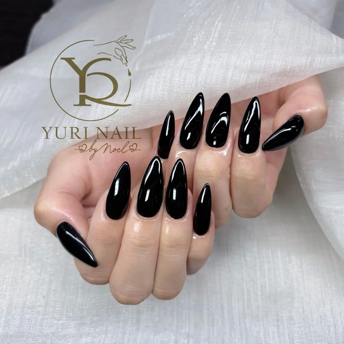 ネイル ハンドネイル フットネイル ハンドケア YURI Nail NARITAのネイルデザイン