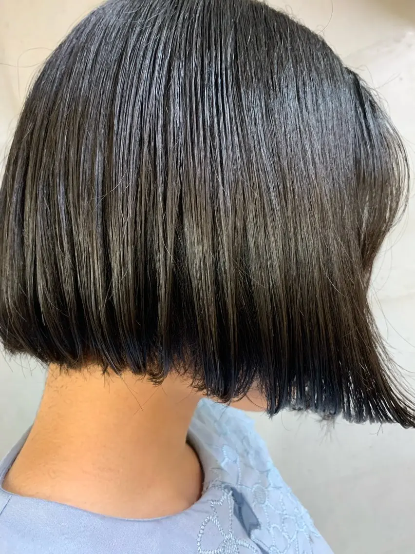 マニキュアカラー(白髪染め)ヘアカラー💆🏻‍♀️   ダメージレスカラー　艶々髪になれますの写真