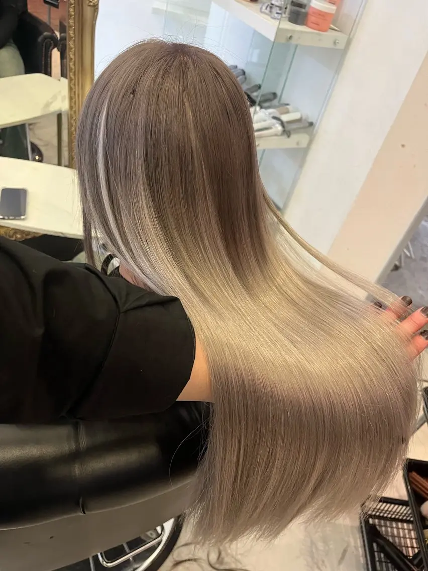 ロング エクステ ケアブリーチ&シール エクステの店和田翔莉のヘアスタイル