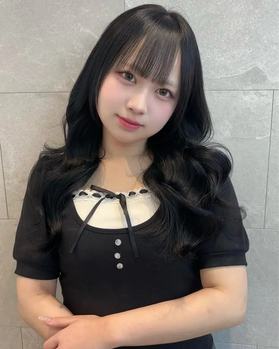 セミロング カラー ヘアアレンジ ベージュカラー 黒髪 ブリーチ ブルーカラー ブルーブラック ヘアカラー ️🫧中島遼香🫧 Ess🪽髪質改善のヘアスタイル